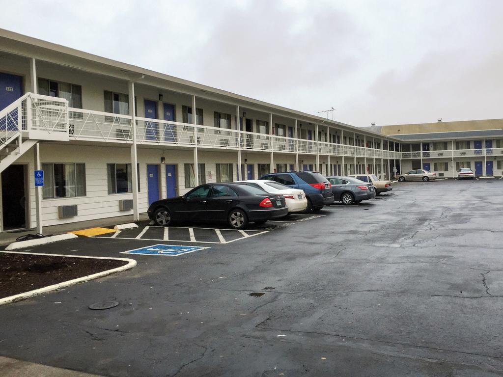 Motel 6-Salem, Or - Expo Center エクステリア 写真